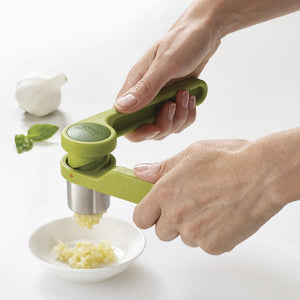 Garlic Press Helix™ Joseph Joseph www.absolutelyfab.ca